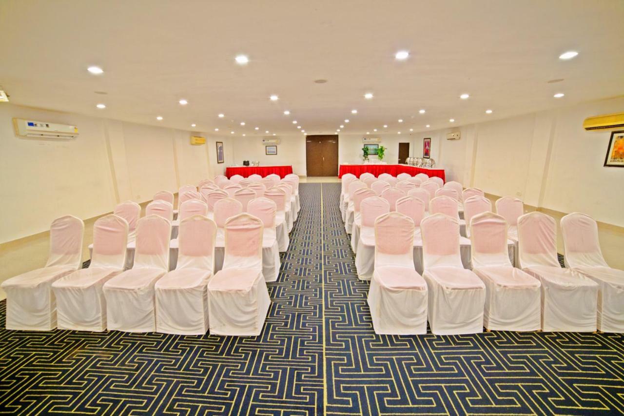Hotel Clarks Collection Bhavnagar Exterior photo