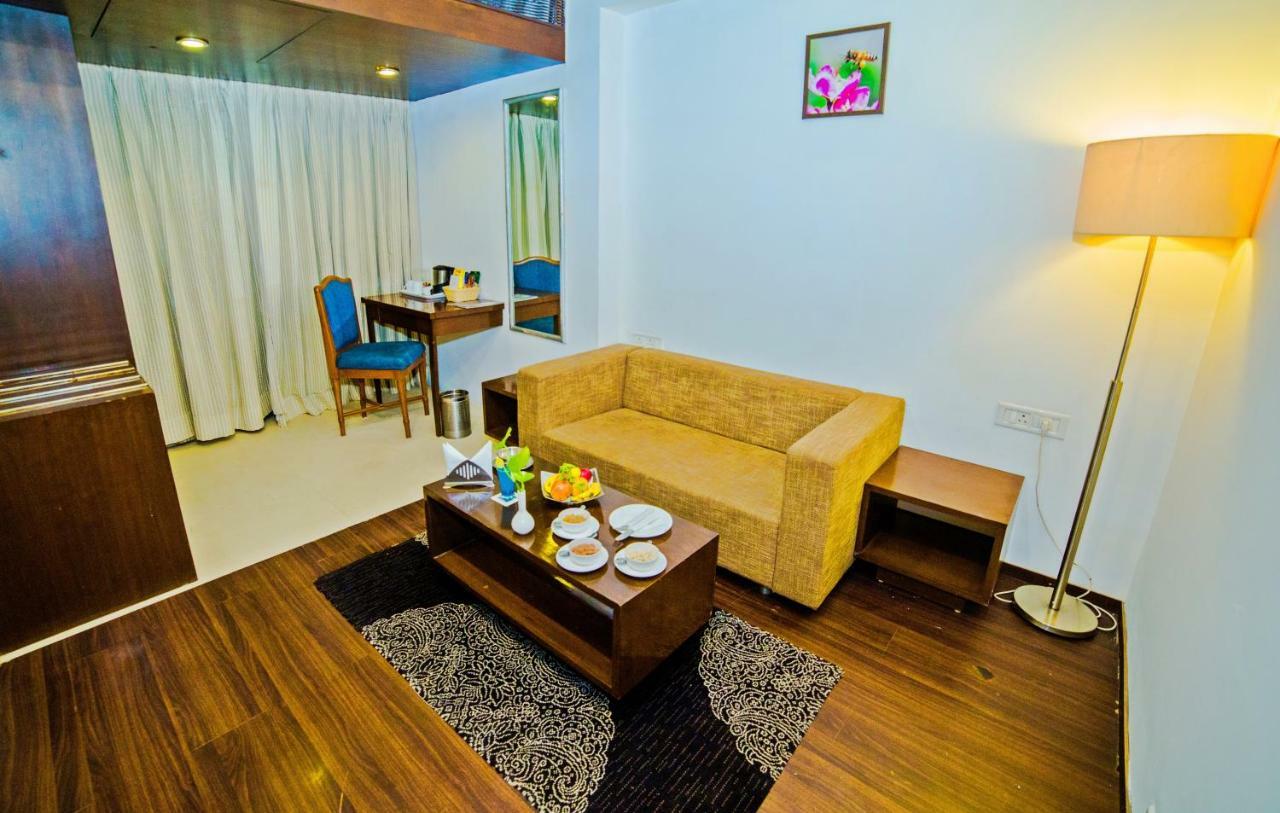 Hotel Clarks Collection Bhavnagar Exterior photo